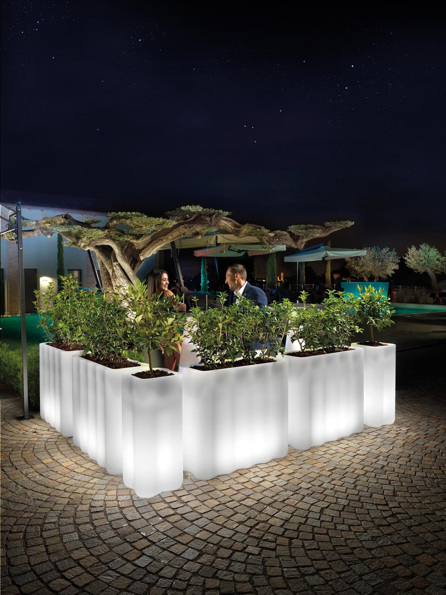 Lyxo Nebula Outdoor Light Column Planter 